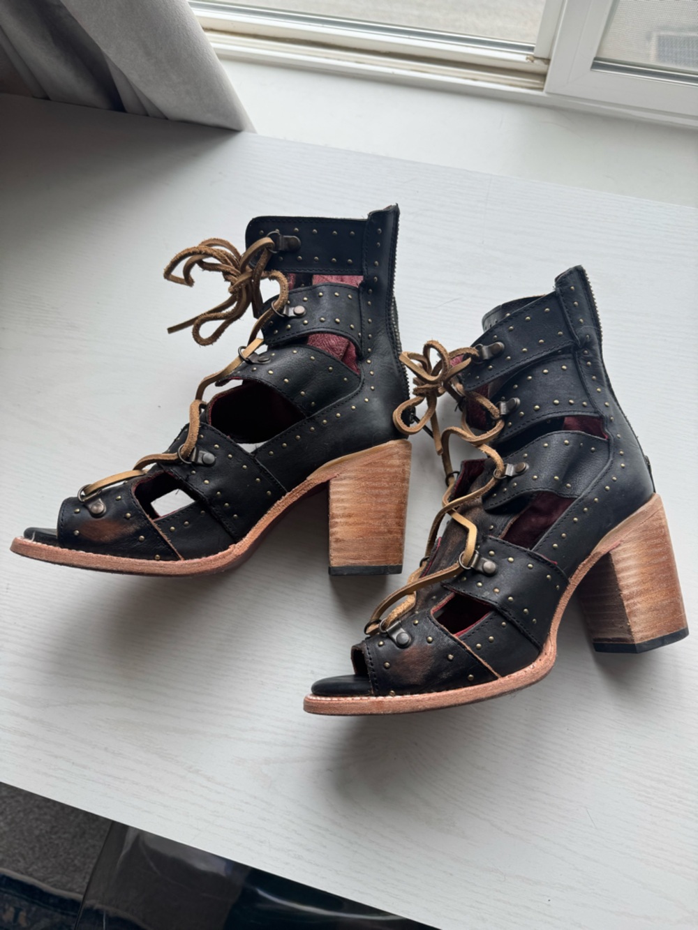 Freebird Brandy leather sandal - size 8 - very good condition